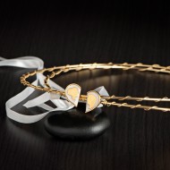 "Two as one" gold ορειχάλκινα