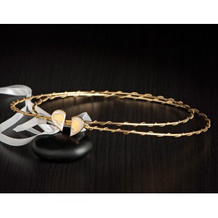 "Two as one" gold ορειχάλκινα